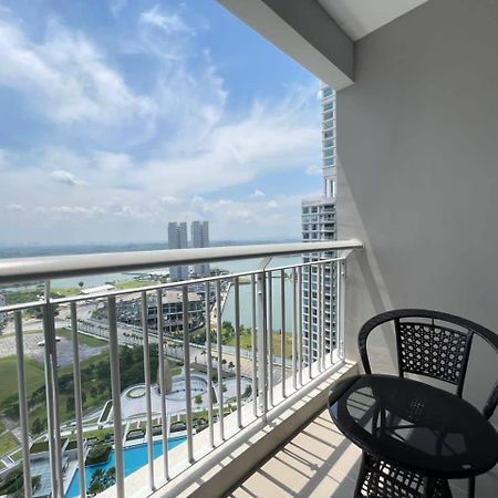 Teega Suites Seaview By Vdo Homestay Нусаджая Екстериор снимка