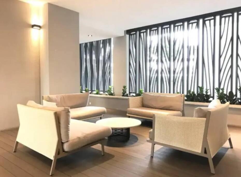 Teega Suites Seaview By Vdo Homestay Нусаджая Екстериор снимка