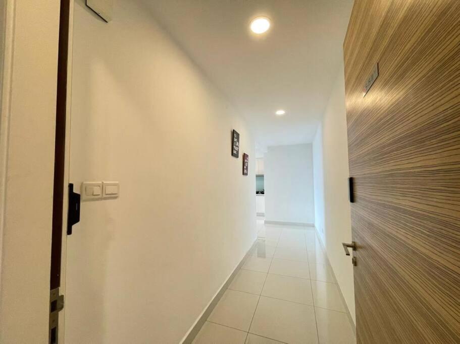 Teega Suites Seaview By Vdo Homestay Нусаджая Екстериор снимка