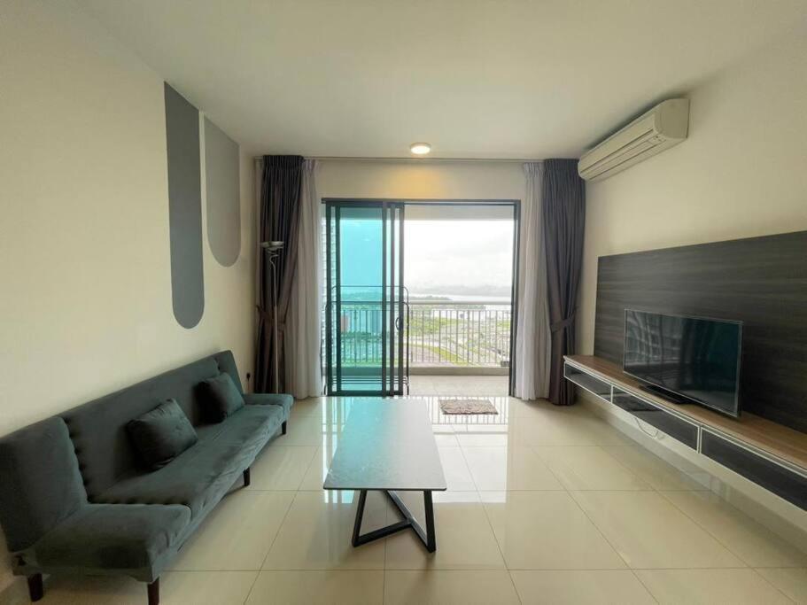 Teega Suites Seaview By Vdo Homestay Нусаджая Екстериор снимка