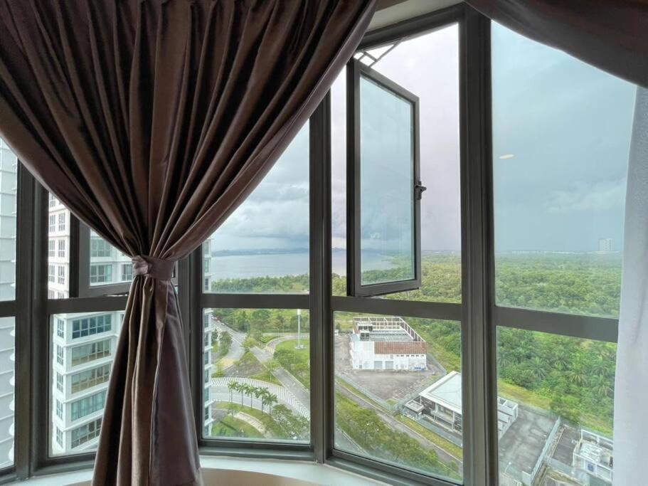 Teega Suites Seaview By Vdo Homestay Нусаджая Екстериор снимка