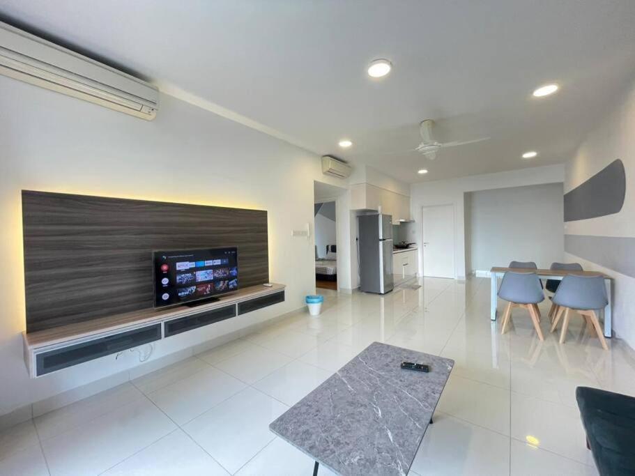 Teega Suites Seaview By Vdo Homestay Нусаджая Екстериор снимка
