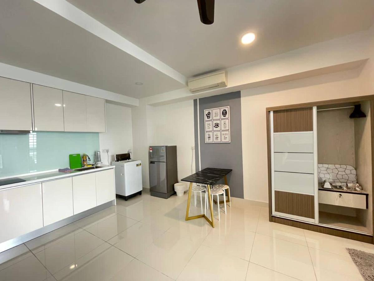 Teega Suites Seaview By Vdo Homestay Нусаджая Екстериор снимка